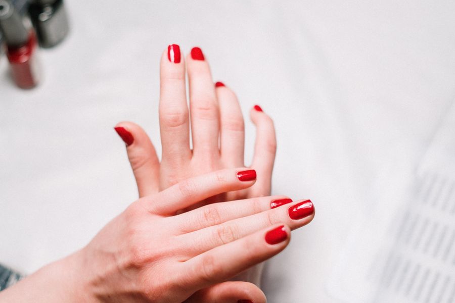 Nageldesign – gepflegte, lackierte Nägel